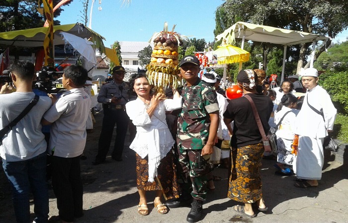 Parisada Hindu Dharma se-eks Kawedanan Pare menggelar kirab Melasti atau akrab dikenal Ogoh-Ogoh dalam rangka menyambut Hari Raya Nyepi tahun 1940 Saka.