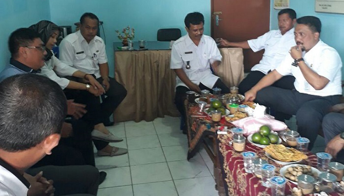 Sekda Kabupaten Ponorogo, Agus Pramono memimpin sidak langsung ke Desa Madusari, Rabu (18/4/2018). (Foto: Muh Nurcholis/NusantaraNews)