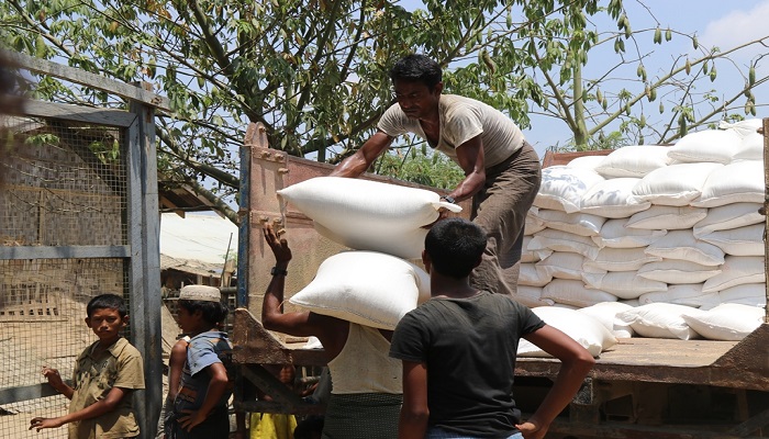 Proses penyaluran bantuan kemanusiaan dari Indonesian Humanitarian Alliance (IHA). (Foto: Istimewa)