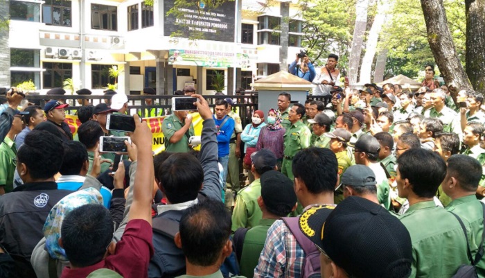 Pemerintah Desa se-Ponorogo Ancam Tolak Program PTSL Pasca OTT Kades Ngunut. (FOTO: NUSANTARANEWS.CO/Muh. Nurcholis)