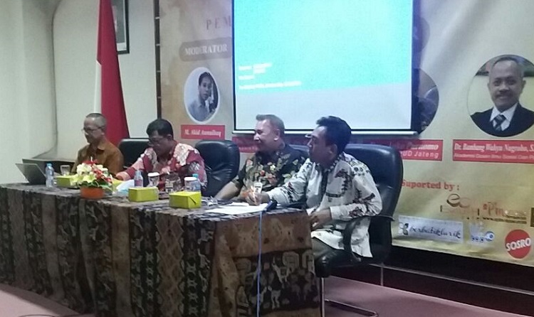 Diskusi IKPM Bertajuk "Pesta Demokrasi, Pemecah atau Pemersatu? Figur dan Tantangan Jawa Tengah Masa Depan" di theatrikal perpus UIN Sunan Kalijaga Yogyakarta (Foto Nusantaranews.co)