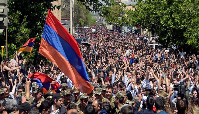 Para pengunjuk rasa di ibukota Armenia. (Foto: Getty)