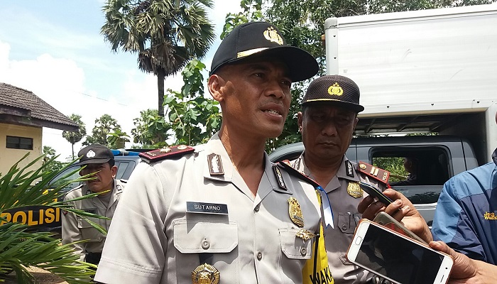 Wakil Kepala Kepolisian Resor (Wakapolres) Sumenep Kompol Sutarno menjelaskan terkait penanganan kasus penjambretan yang menimpa bocah berusia 26 bulan di Sumenep. (Foto Mahdi Alhabib/NusantaraNew)