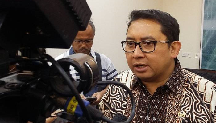 Wakil Ketua DPR RI sekaligus politisi PArtai Gerindra mengkritik keras kebijakan Jokowi terkait tenaga kerja asing (TKA) yang dipermudah di Indonesia. (Foto: Dok. NusantaraNews)