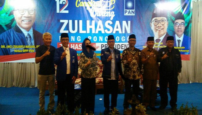 Zulkifli Hasan Didampingi Arumi Bachsin Temui Kader PAN Ponorogo