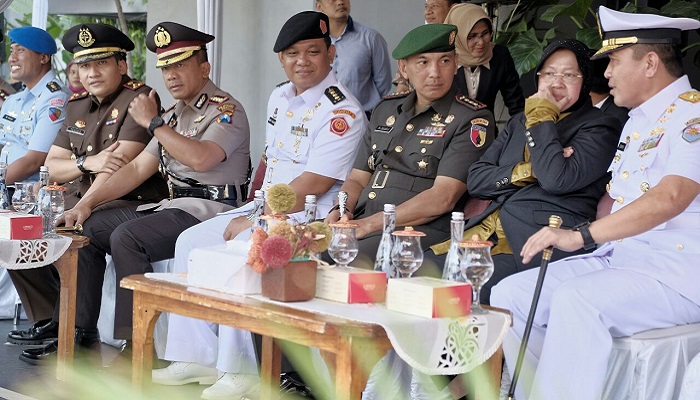 Peringati Hardiknas, Tri Rismaharini: Ini Wujud Penghargaan Kepada Ki Hajar Dewantara. (FOTO: NUSANTARANEWS.CO/Agung Prasetyo Budi)