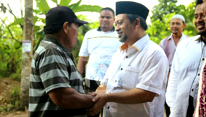 Silahturahmi Hadi Mulyadi dengan Masyarakat Paser Kaltim, Senin (21/5). (Foto: Istimewa)