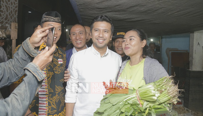 emil dardak, pendukung emil dardak, emil cagub jatim, emil pasangan khofifah, emil kunjungi pasar, janji emil dardak, wakil gubernur jatim