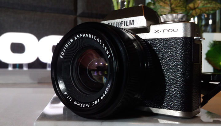 Spesifikasi dan Keunggulan Kamera Mirrorless Profesional Besutan Fujifilm. (FOTO: NUSANTARANEWS.CO/Achmad S.)