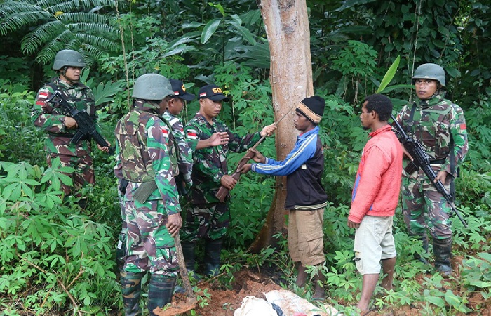 senjata jenis mouser, senjata api warga, warga boven digoel, senjata milik warga, satgas pamtas, pamtas indonesia-papua nugini, yonif raider 500, nusantaranews