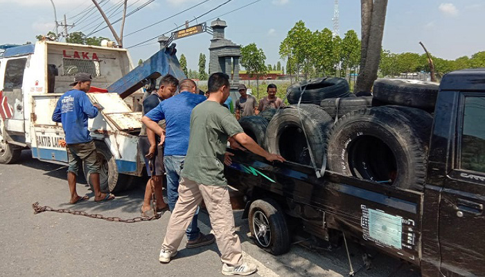 kecelakaan, kecelakaan tuban, kecelakaan beruntun, kecelakaan mobil, kecelakaan truk, kecelakaan mobil carry, nusantaranews