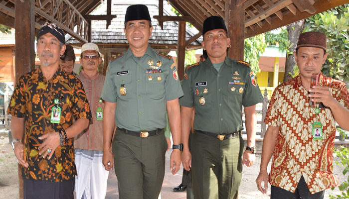 pangdam brawijaya, pangdam ziarah, makam sunan drajat, wisata spiritual lamongan, nusantaranews