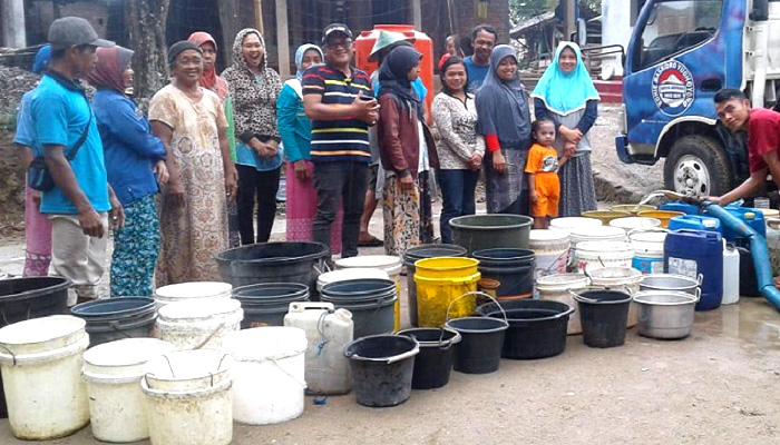 pacitan, kekeringan, bencana kekeringan, warga pacitan, air bersih, relawan ibas, nusantaranews