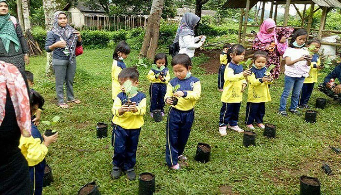 pendidikan usia dini, paud doa bersama, paud binaan aa zaki, ayep zaki, pendidikan karakter, anak generasi emas, paud doa bangsa, pembangunan kepribadian, paud, binaan aa zaki, ayep zaki, nusantaranews