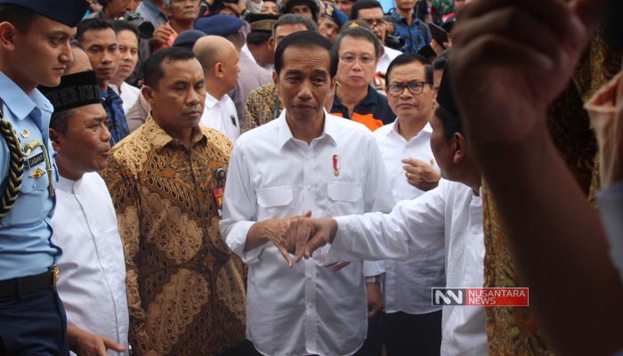 Presiden Jokowi Saat Tinjau Gempa di Pidie Jaya, Aceh (Foto Dok. Nusantaranews)