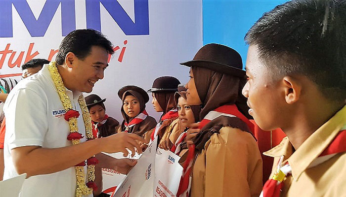 kebutuhan dasar, rini soemarno, menteri bumn, bumn hadir, bumn, perusahaan negara, kesejahteraan masyarakat, penyediaan kebutuhan, bantuan pkd, agen pembangunan, program bumn, dirut telkom, alex sinaga, menteri rini, telkom, keuangan telkom, bumn peduli, nusantaranews