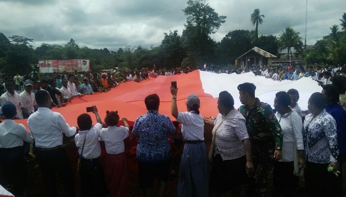 warga perbatasan, perbatasan papua, perbatasan ri-papua nugini, papua nugini, bendera merah putih