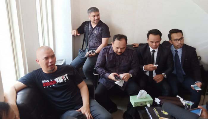 ahmad dhani, kasus ahmad dhani, persekusi, aksi 2019 ganti presiden, polda jatim, kuasa hukum ahmad dhani, aldwin rahadian megantara, pencemaran nama baik, nusantaranews, nusantara, nusantara news