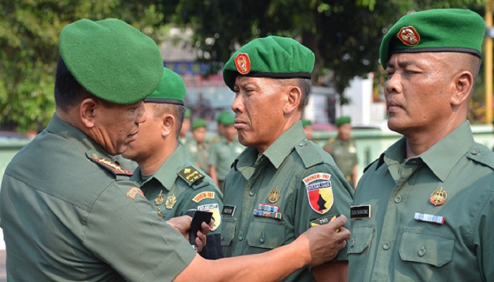 prajurit tni, prajurit korem 082, korem 082 cpyj, hari kesaktian pancasila, naik pangkat