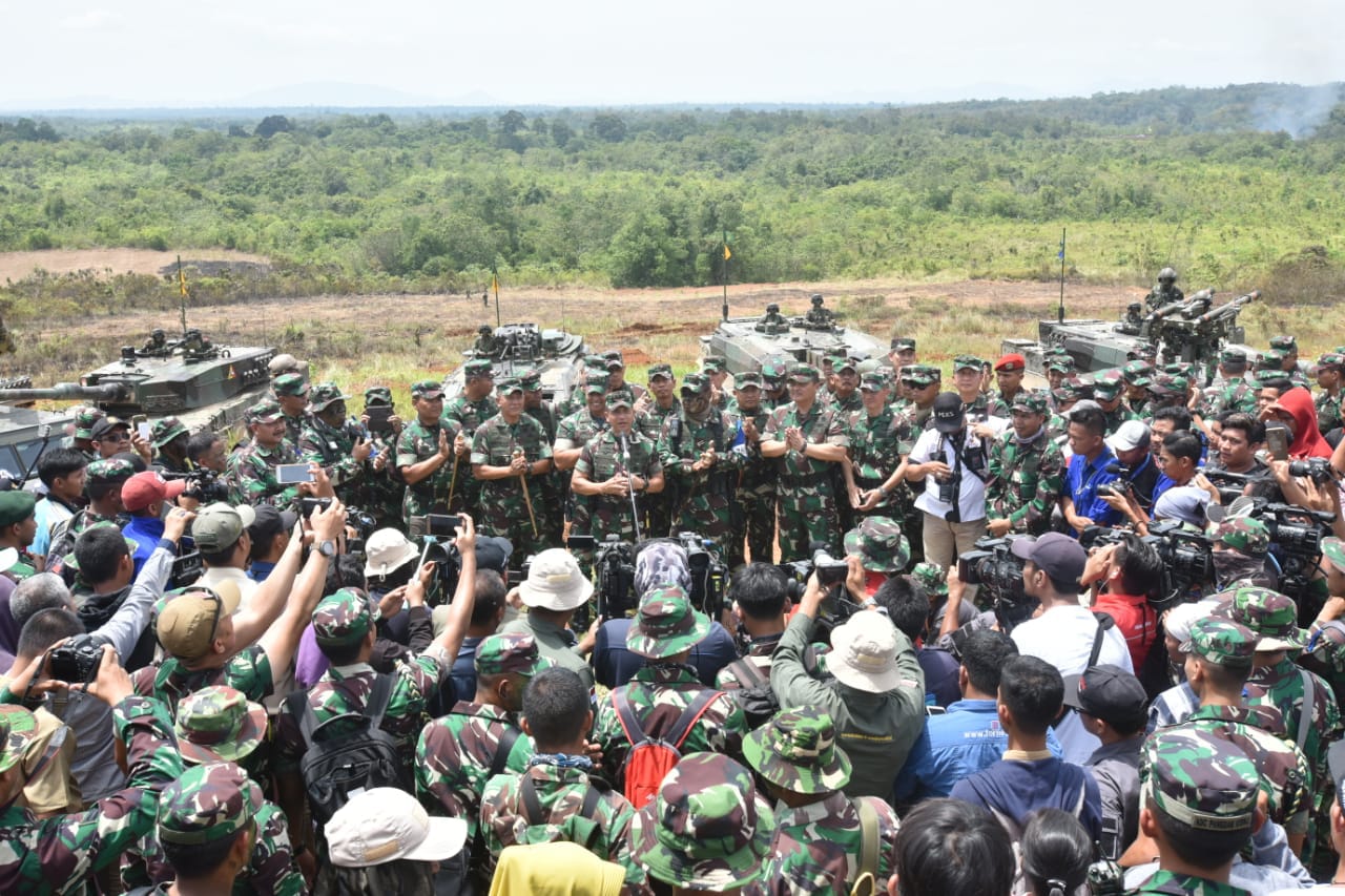 Kepala Staf Angkatan Darat (KSAD), Jenderal TNI Mulyono menyaksikan langsung Latihan Antar Kecabangan (Latancab) TNI AD TA 2018 di daerah latihan Pusat Latihan Tempur (Puslatpur), Kodiklatad, Baturaja, Sumatera Selatan (Sumsel), Kamis (15/11/2018). (Foto: Istimewa)