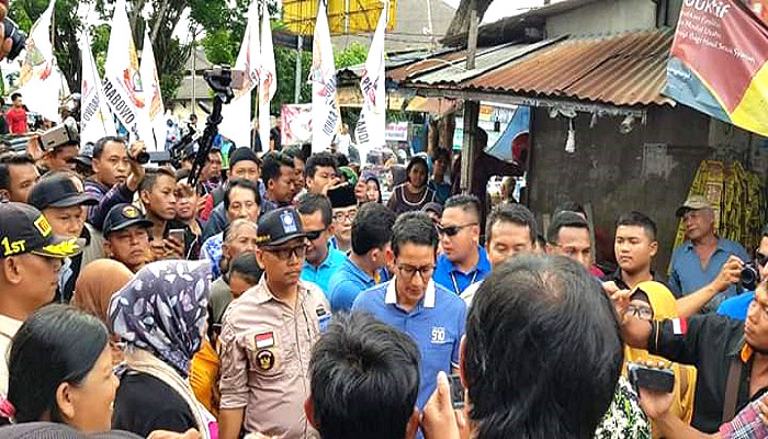 pasar legi songgolangit, pasar ponorogo, kunjungan sandiaga, pedagang pasar ponorogo, bumi reog, emak-emak ponorogo, harga tempe, nusantaranews