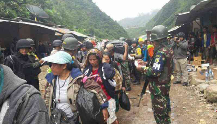 Tim Gabungan TNI Polri Lakukan Evakuasi Korban Penyanderaan OPM pada 17 November 2017 (Foto Dok. Nusantaranews)