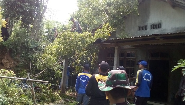 hujan deras, angin puting beliung, bencana madiun, nusantaranews