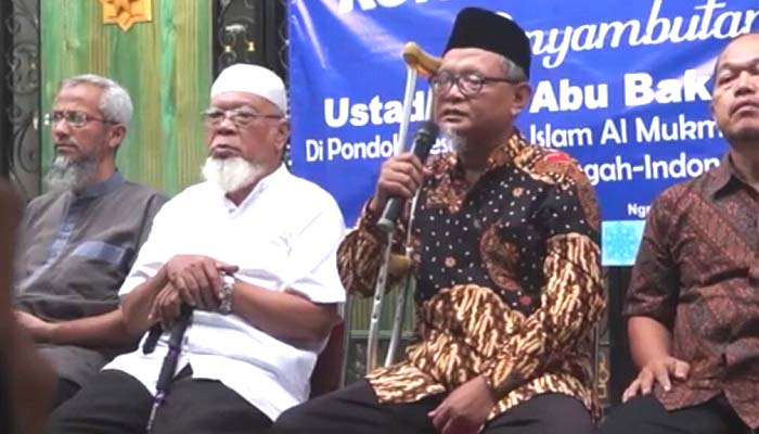 pembebasan abu bakar ba'asyir, abu bakar ba'asyir, ibnu chanifah, ponpes ngruki, ponpes al mukmin, php, janji jokowi, nusantaranews