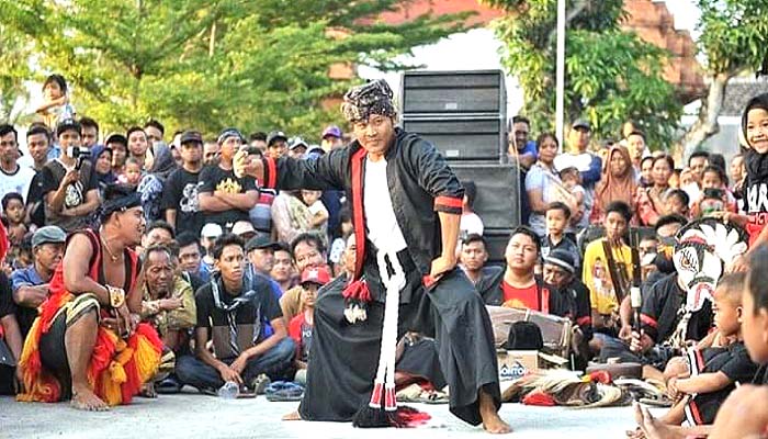 seniman ponorogo, pesilat ponorogo, festival janadriyah, wisnu hadi prayitno, pencak silat ponorogo, reog ponorogo, penari jathil, penari warok, penari klono sewandono, penari dadak merak, penari pembarong, penari bujangganong, nusantaranews