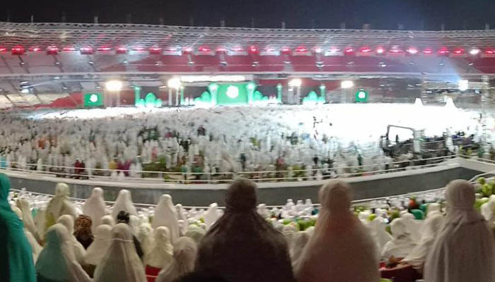 Shalat Tahajut dan Shalat Hajat Berjamaah Para Muslimat NU di Gedung GBK (Foto Dok NU Online)