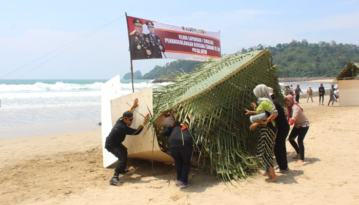 Simulasi Penanggulangan Bencana di Banyuwangi, nusantaranewsco