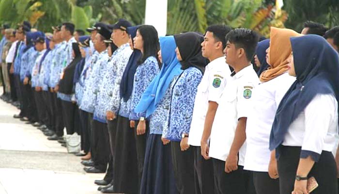 ASN dan Tenaga Honorer dalam sebuah Upacara di Nunukan, Kalimantan Utara. (Foto: Eddy Santri/NUSANTARANEWS.CO)