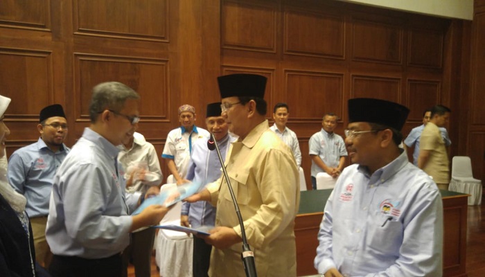 Prabowo Subianto dan para dewan pengarah Aliansi Pencerah Indonesia (API) yang diinisiasi oleh para aktivis Muhammadiyah dan Aisyiyah secara terbuka menyampaikan dukungan kepada Prabowo-Sandi pada Jumat (8/2). (Foto: Istimewa)