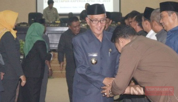 Bupati Salwa Arifin Usai Rapat Paripurna Penyampaian Nota Penjelasan Bupati Terhadap LKPJ Bupati Bondowoso 2018 di gedung DPRD Bondowoso pada Selasa (26 32019). (Foto Saphan NUSANTARANEWS.CO)