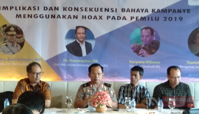 Diskusi Bertajuk Implikasi dan Konsekuensi Bahaya Kampanye Menggunakan Hoaks pada Pemilu 2019 di kawasan Cikini, Jakarta Pusat, Sabtu (16 3 2019). (Foto: Romandhon/NUSANTARANEWS.CO)