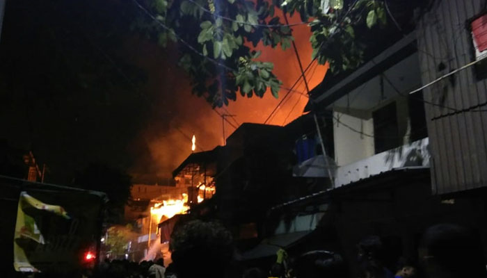 Si Jago Merah Lahap Rumah Warga di Jakarta Barat Tengah Malam (Foto Istimewa)