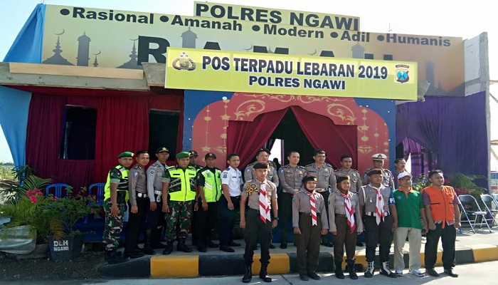 beri rasa aman, anggota kodim ngawi, pos exit tol, nusantaranews