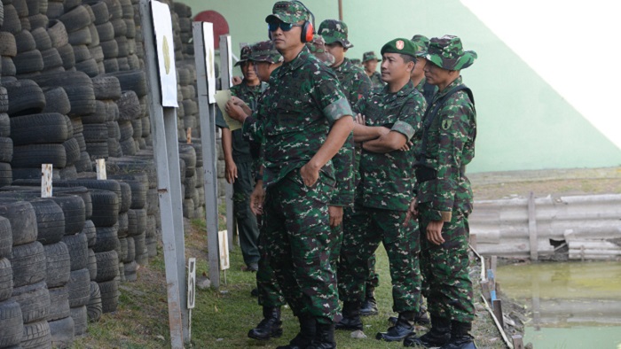 Naluri Menembak Prajurit Korem 084/Bhaskara Jaya Diuji. (FOTO: NUSANTARANEWS.CO)