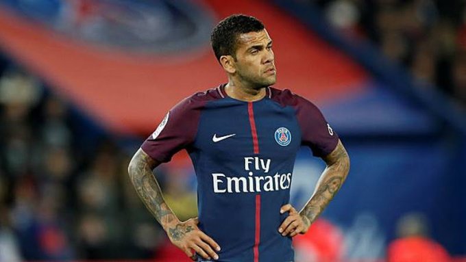 Dua Klub Ini Dirumorkan Sebagai Tempat Dani Alves Merumput