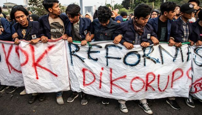 Demo Hasiswa Menolak Revisi UU KPK dan RUU RKUHP