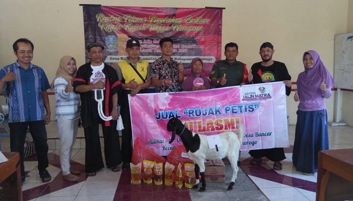 Sepuluh Warga Desa Bancar Ponorogo Nikmati Program Jalin Matra. (Foto: Istimewa)