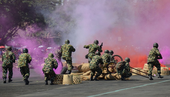 parade defile, drama kolosal, hut tni, makodam V brawijaya, nusantaranews