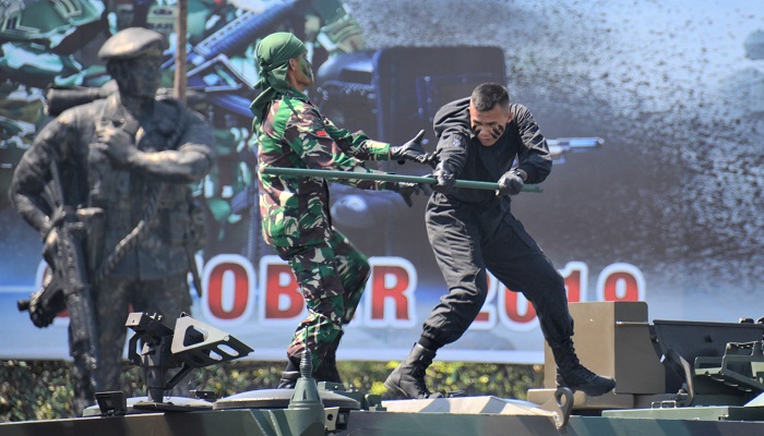 parade defile, drama kolosal, hut tni, makodam V brawijaya, nusantaranews