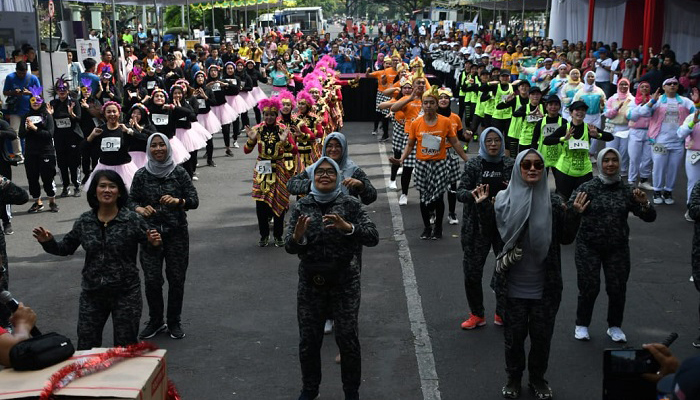 senam zumba, olahraga, seluruh kalangan, nusantaranews