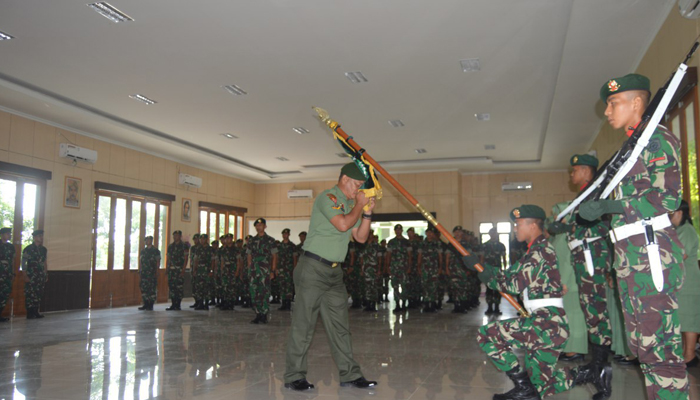 Danyonarmed Divif 2 Konstrad Lepas Satu Kesatria Angicipi. (Foto Istimewa)