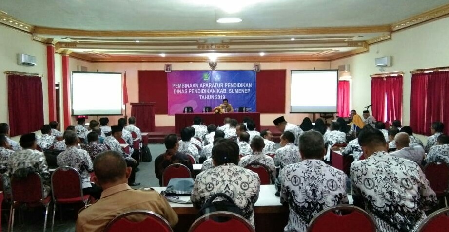 Kegiatan pembinaan bagi pengawas di salah satu hotel di sumenep 