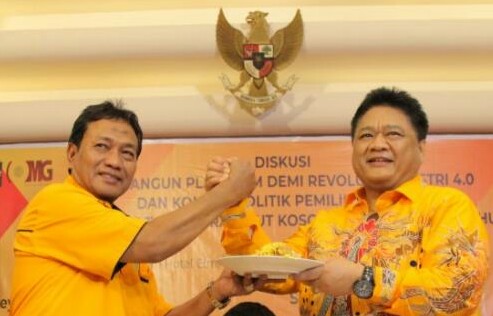 Ketua Kesatuan Organisasi Serbaguna Gotong Royong (Kosgoro) Jatim, Yusuf Husni mengajak seluruh kader partai memahami Munas ke-X Partai Golkar.