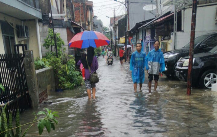 Stop Politisasi Bencana Banjir Jakarta, Fokus Bantu Masyarakat