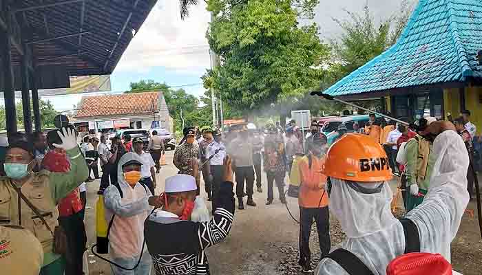 Sekda Sumenep Pantau Sterialisasi Kedatangan Santri Sidogiri di Terminal 