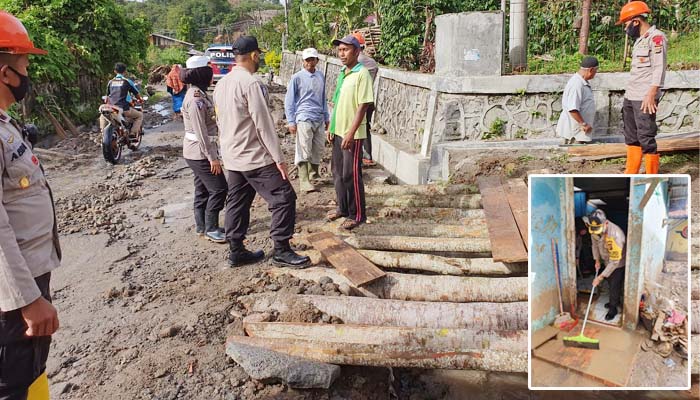 Pasca banjir bandang di Paya Tumpi, Dirlantas Polda Aceh bantu bersihkan rumah warga